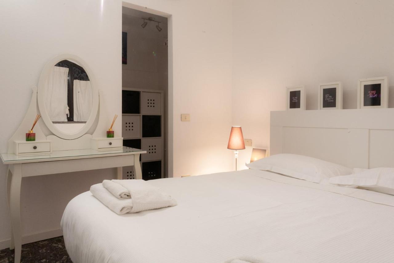 Bnbutler - Vigevano, 13 - A Due Passi Dalla Darsena Daire Milano Dış mekan fotoğraf